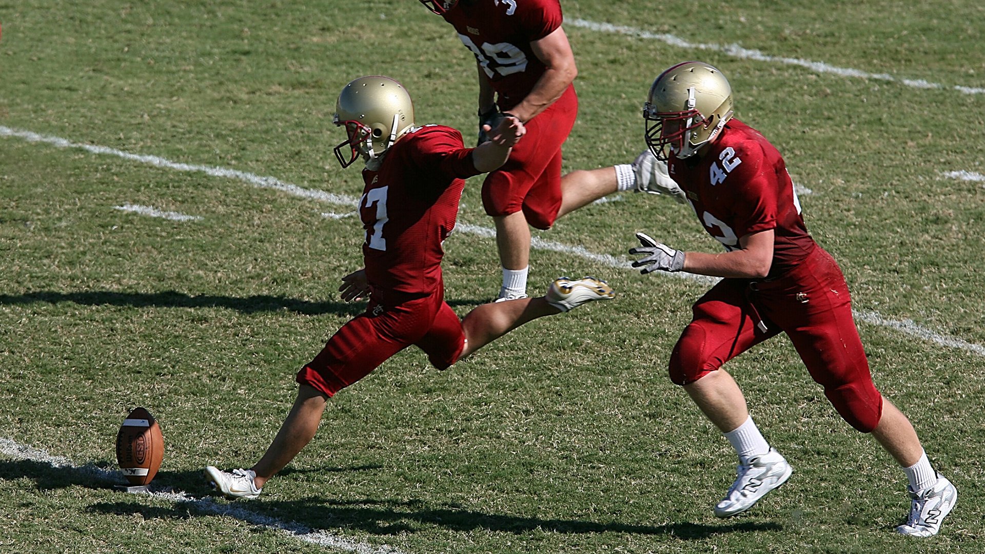 奥卡拉汉赛场表现赢得观众喝彩,奥卡汉贾